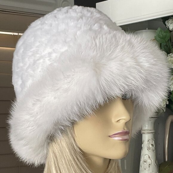 Women Beautiful Knitted Authentic WHITE FOX Fur Hat - Picture 2 of 6